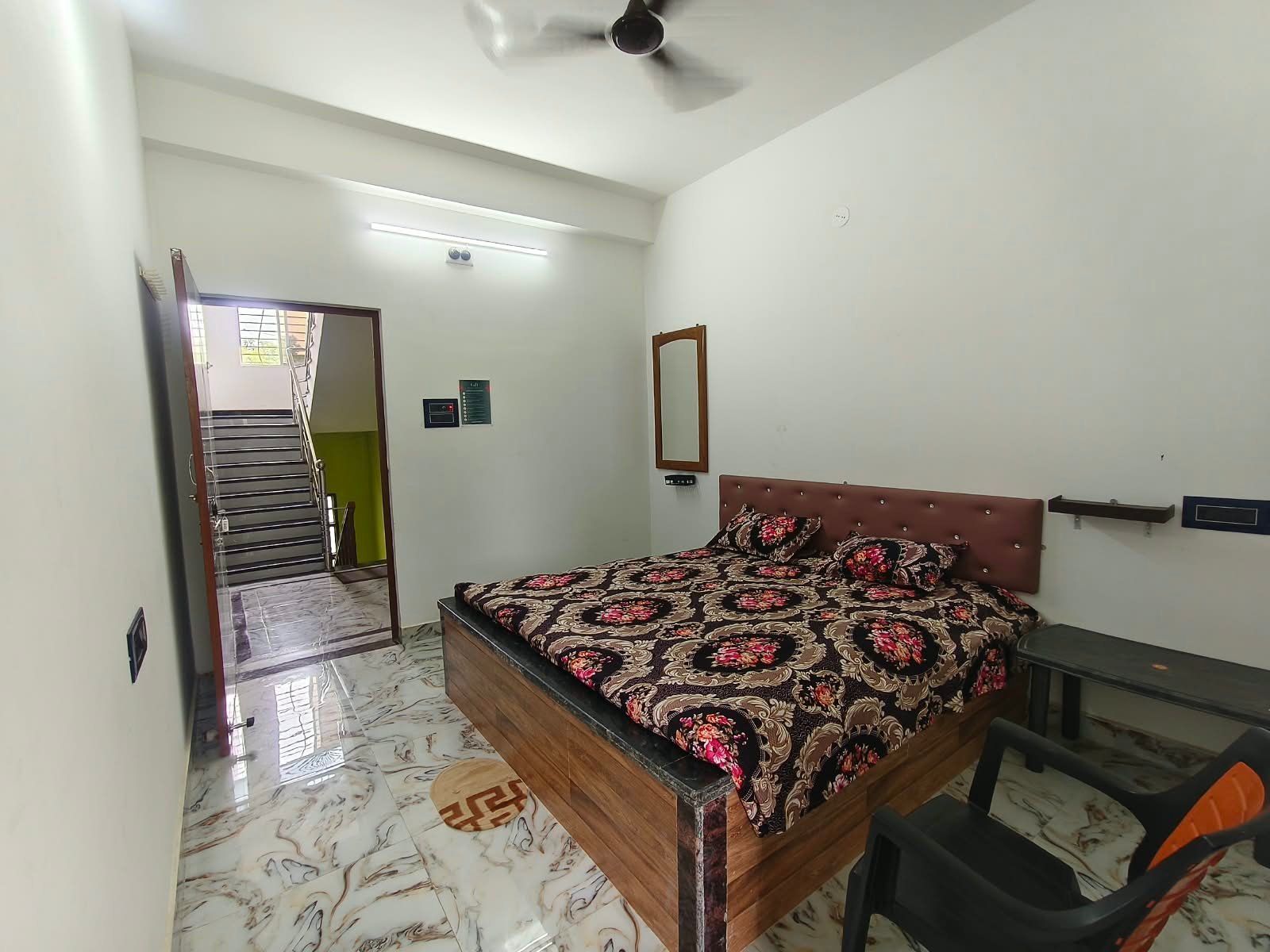 Room 203 - Double Bed with Child Bed - photo 3