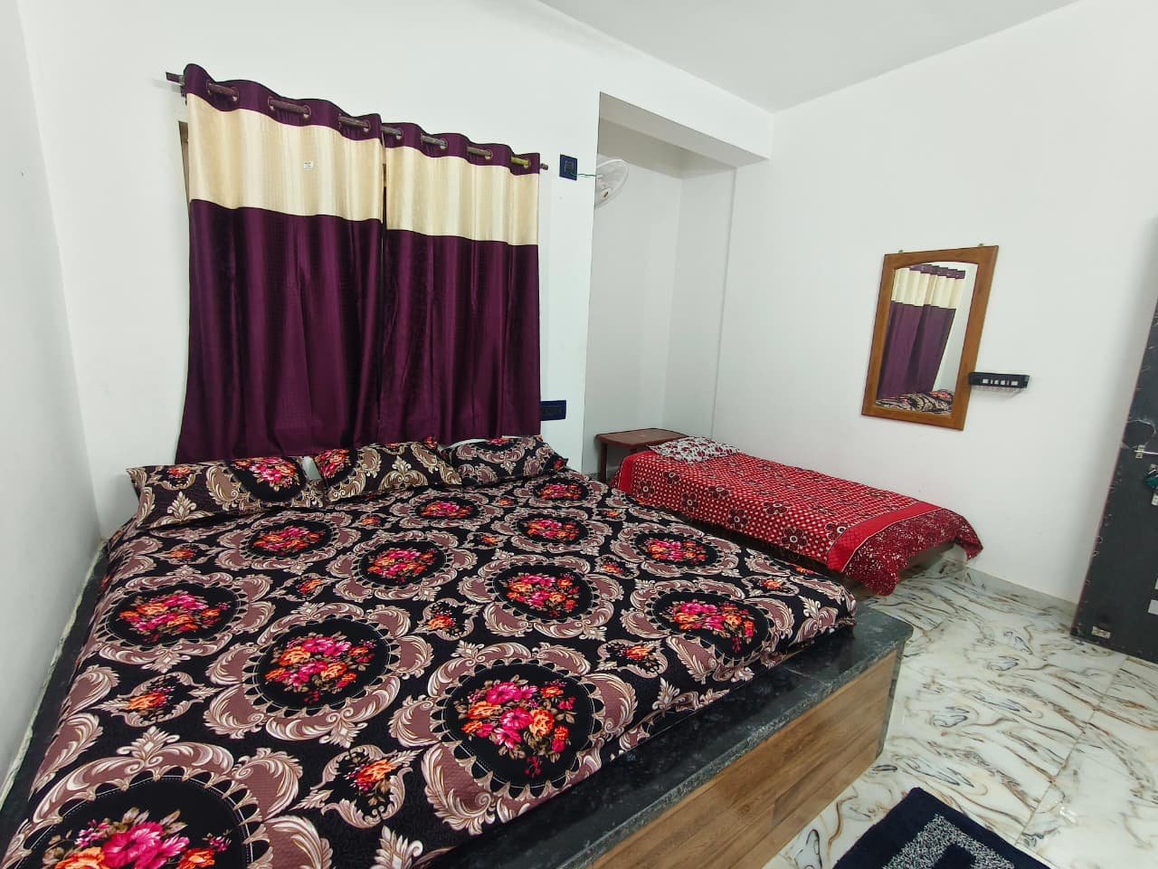 Room 204 - Non-AC Four Bed Room - photo 1