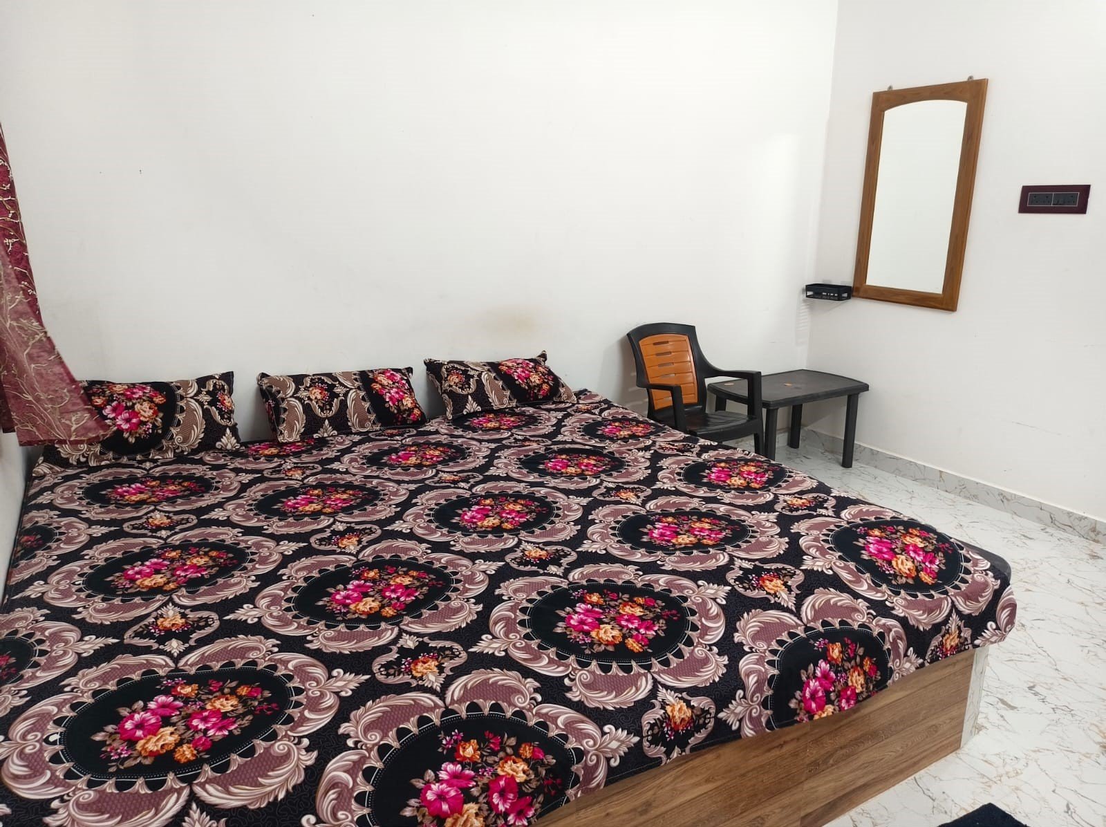Room 206 - Non-AC Triple Bed Room - photo 1