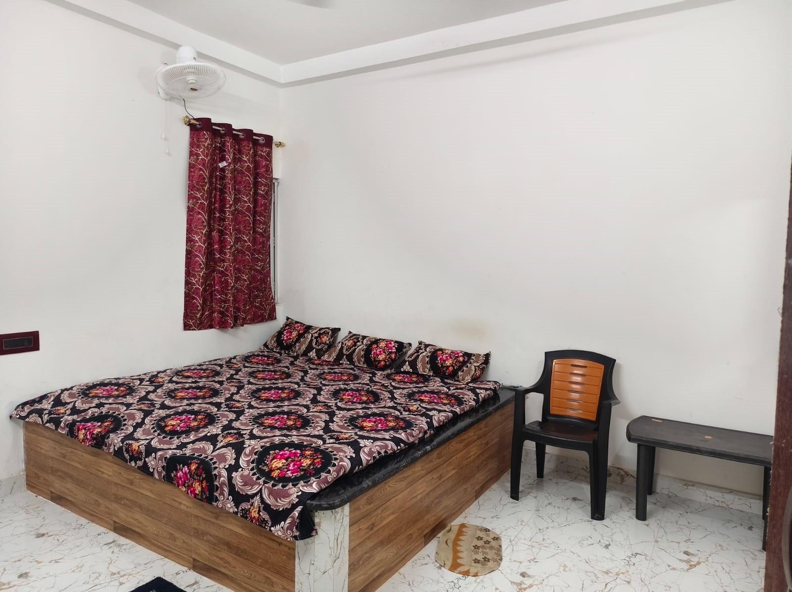 Room 206 - Non-AC Triple Bed Room - photo 2